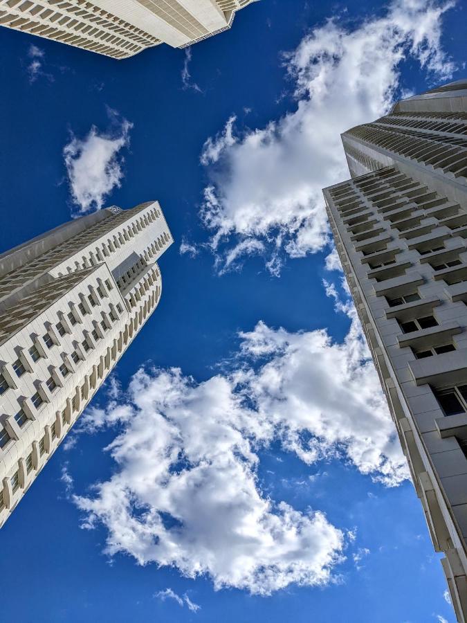 Sky Side Luxury Condo Скопие Екстериор снимка