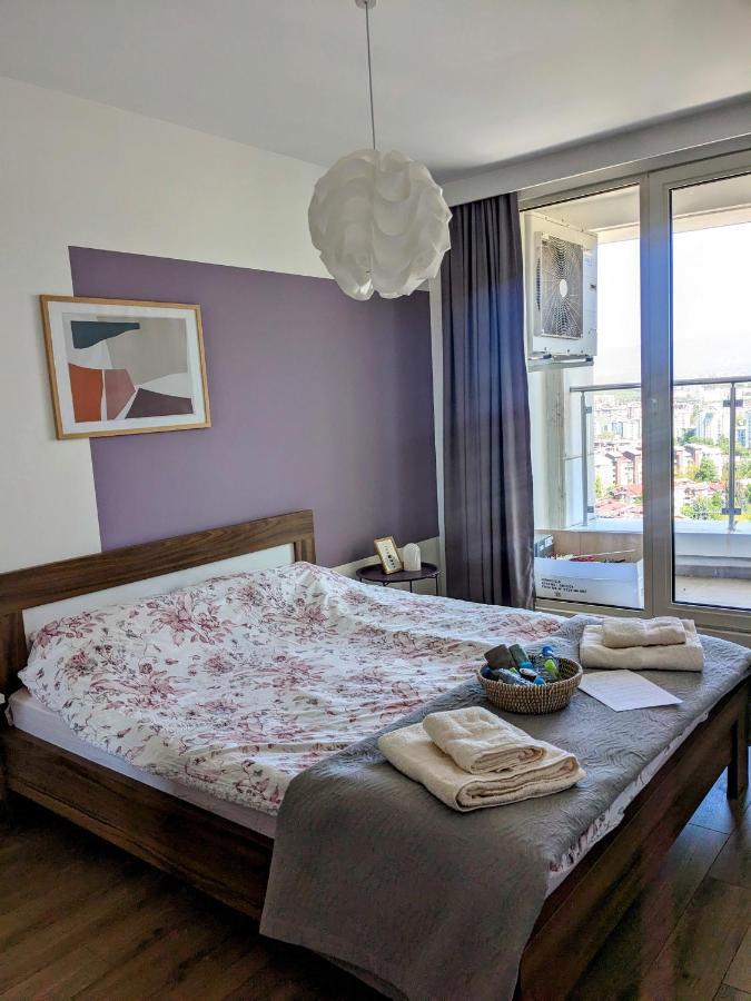 Sky Side Luxury Condo Скопие Екстериор снимка